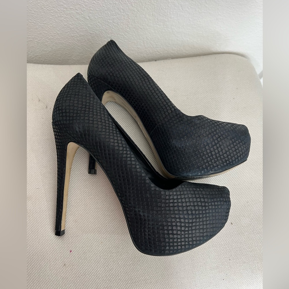 Black Aldo platform